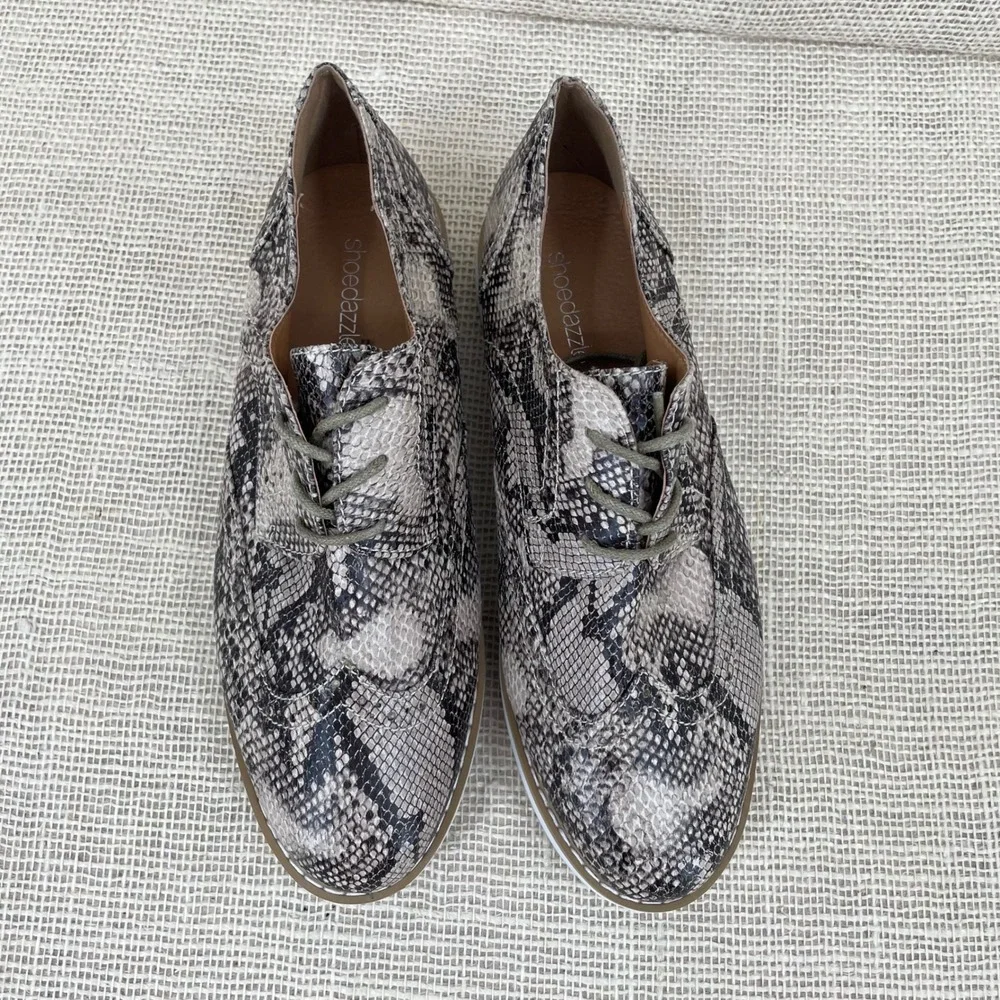 ShoeDazzle Miriam Snakeskin Wingtip Oxford Platform Shoes Grey Brown Womens 8.5